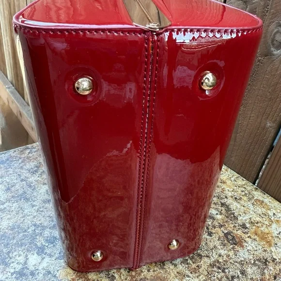 LA Terre Elegant Handbag - Picture 8 of 8